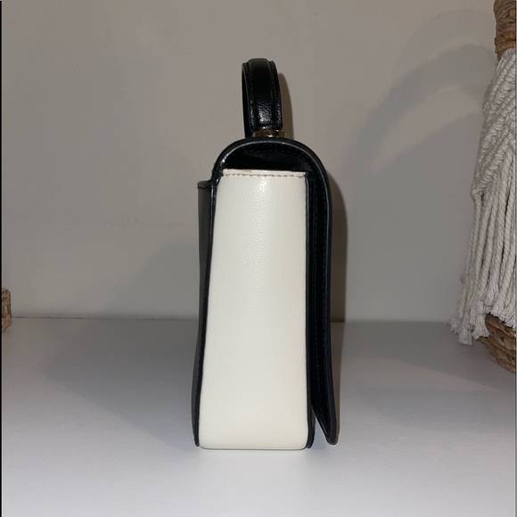 {•SOLD Black & White Kate Spade Crossbody Bag•} - Picture 4 of 8